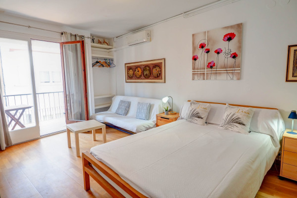 #15960 - Central Island Penthouse | Holiday Rentals | Hello Homes Sitges