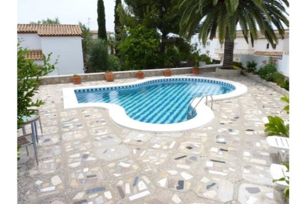 #16032 - Villa Matteo | Holiday Rentals | Hello Homes Sitges