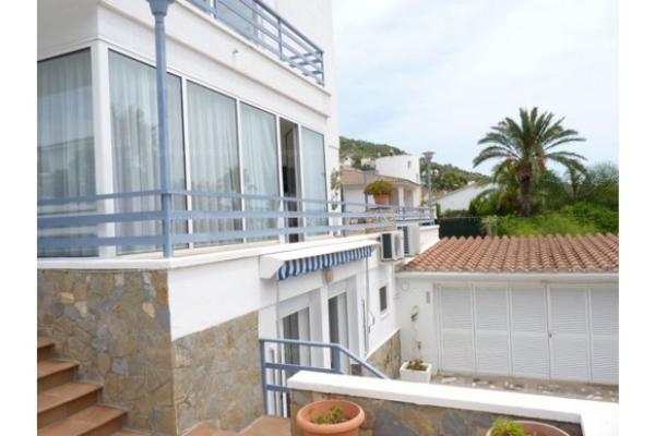 #16041 - Villa Matteo | Holiday Rentals | Hello Homes Sitges