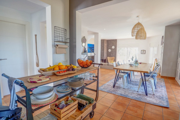 #16513 - Villa Elysian | Holiday Rentals | Hello Homes Sitges