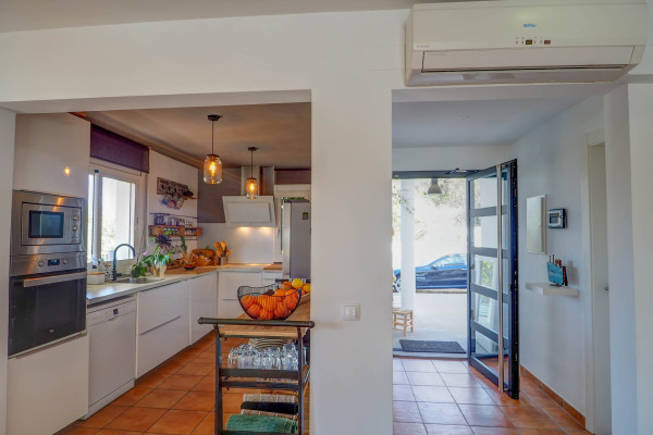 #16575 - Villa Elysian | Holiday Rentals | Hello Homes Sitges