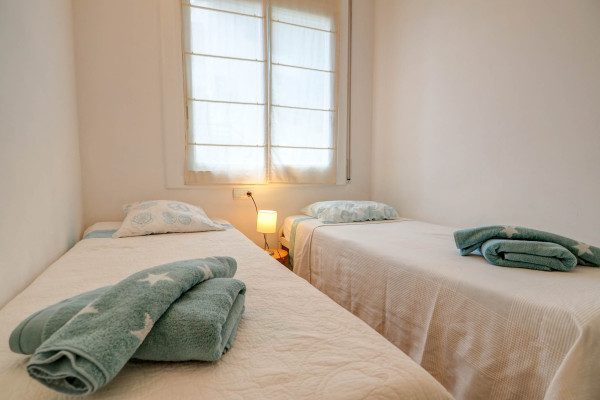 #16629 - Tropical Terrace Apartment | Holiday Rentals | Hello Homes Sitges