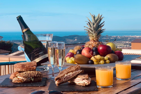 #16649 - Villa Talaya | Holiday Rentals | Hello Homes Sitges