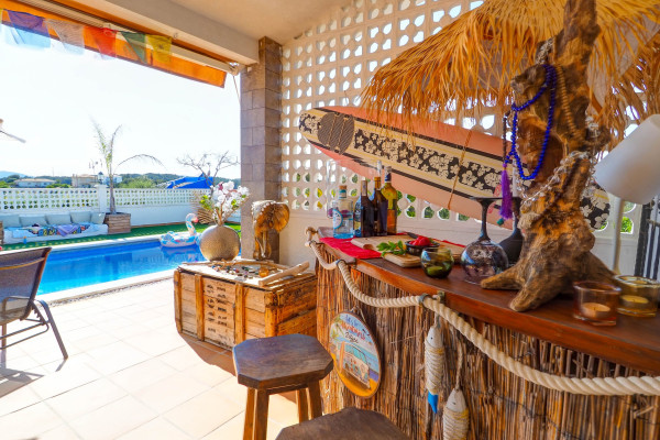 #16682 - Villa Talaya | Holiday Rentals | Hello Homes Sitges