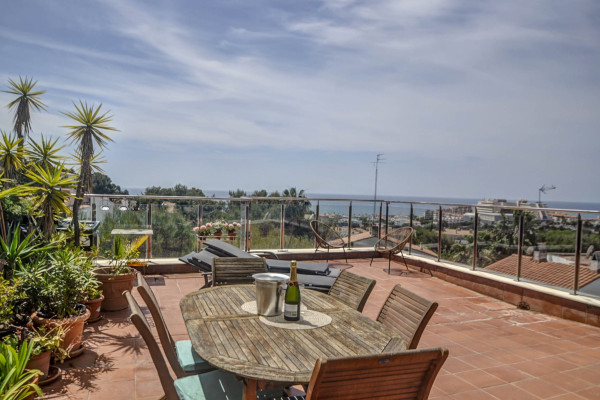 #16783 - Tropical Terrace Apartment | Holiday Rentals | Hello Homes Sitges