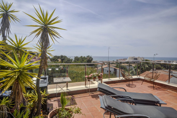 #16785 - Tropical Terrace Apartment | Holiday Rentals | Hello Homes Sitges