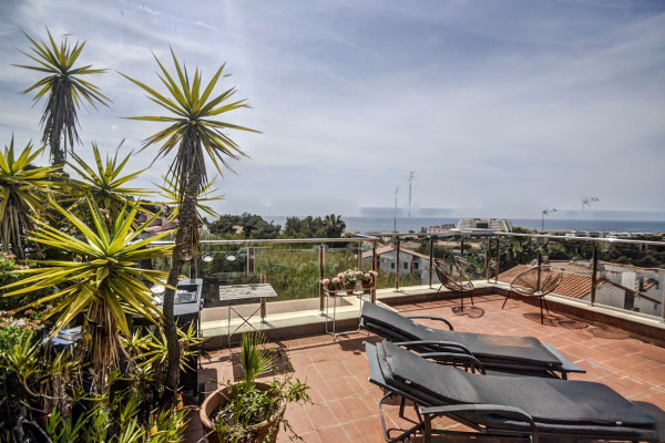 #16786 - Tropical Terrace Apartment | Holiday Rentals | Hello Homes Sitges