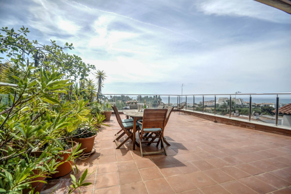 #16788 - Tropical Terrace Apartment | Holiday Rentals | Hello Homes Sitges