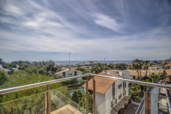 #16790 - Tropical Terrace Apartment | Holiday Rentals | Hello Homes Sitges