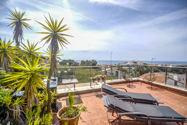 #16795 - Tropical Terrace Apartment | Holiday Rentals | Hello Homes Sitges