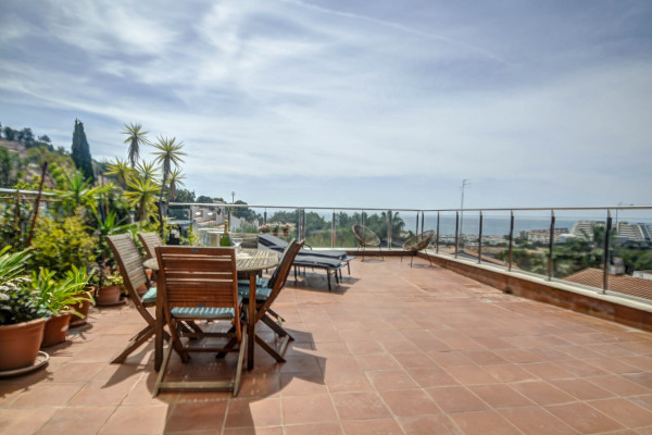 #16796 - Tropical Terrace Apartment | Holiday Rentals | Hello Homes Sitges