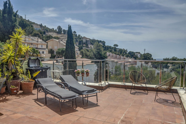 #16798 - Tropical Terrace Apartment | Holiday Rentals | Hello Homes Sitges