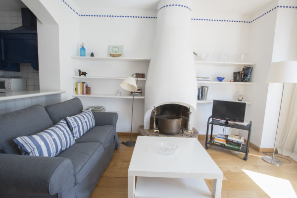 Modern, Well-Appointed Room