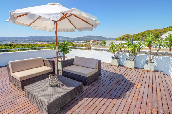 #17284 - Elora Penthouse with Sea Views | Holiday Rentals | Hello Homes Sitges