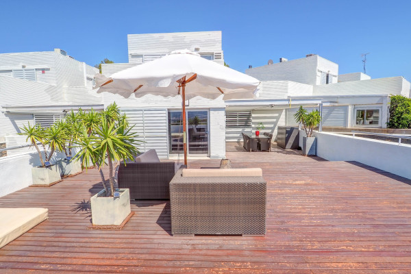 #17291 - Elora Penthouse with Sea Views | Holiday Rentals | Hello Homes Sitges