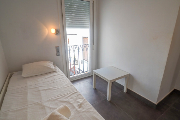 #17571 - Harbour terraces | Holiday Rentals | Hello Homes Sitges