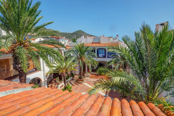 #17575 - Harbour terraces | Holiday Rentals | Hello Homes Sitges