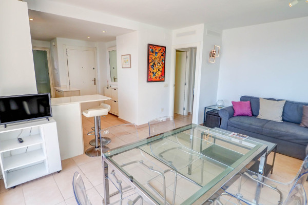 Modern, Well-Appointed Room