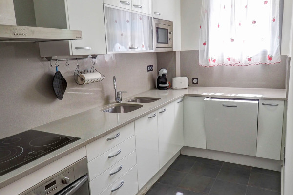  - Seaside April Apartment