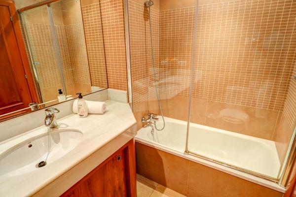 #17654 - Apartamento Casals | Holiday Rentals | Hello Homes Sitges
