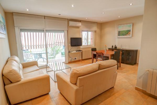 #17667 - Apartamento Casals | Holiday Rentals | Hello Homes Sitges