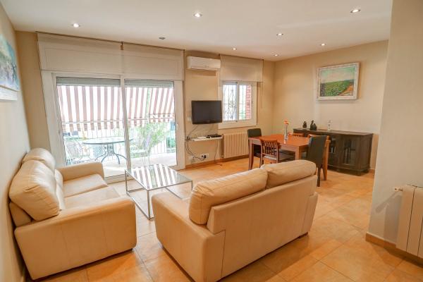 #17669 - Apartamento Casals | Holiday Rentals | Hello Homes Sitges