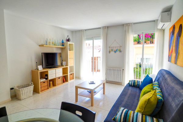 #17734 - Lucy Apartment | Lomavuokraus | Hello Homes Sitges