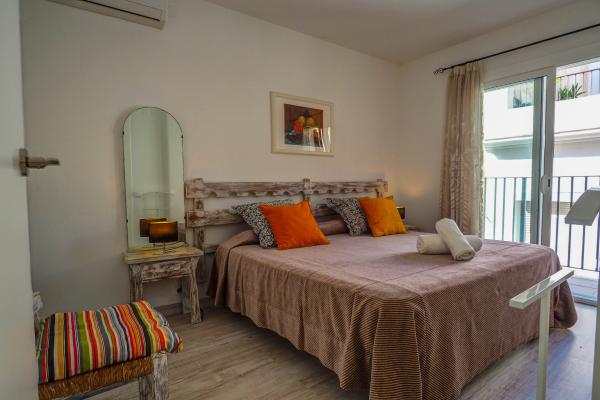 #17779 - Bonaire Queens | Holiday Rentals | Hello Homes Sitges