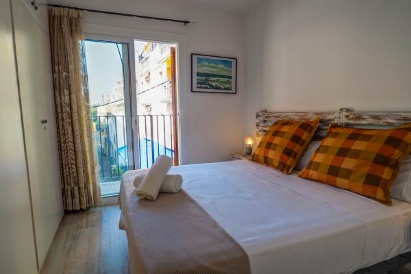 #17781 - Bonaire Queens | Holiday Rentals | Hello Homes Sitges