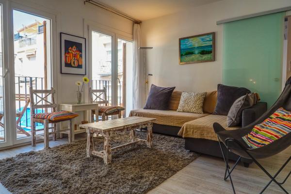 #17782 - Bonaire Queens | Holiday Rentals | Hello Homes Sitges