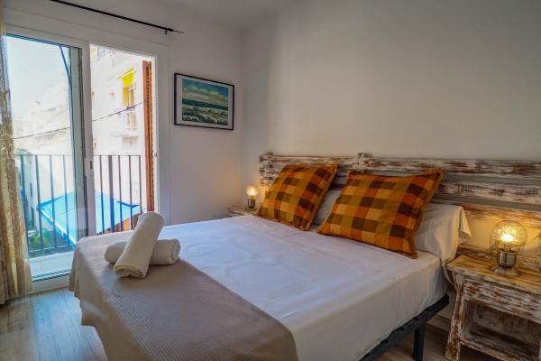 #17796 - Bonaire Queens | Holiday Rentals | Hello Homes Sitges