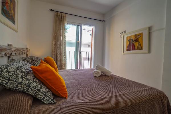 #17799 - Bonaire Queens | Holiday Rentals | Hello Homes Sitges