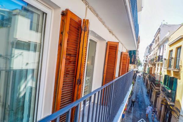 #17800 - Bonaire Queens | Holiday Rentals | Hello Homes Sitges