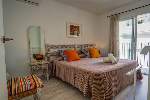 #17803 - Bonaire Queens | Holiday Rentals | Hello Homes Sitges