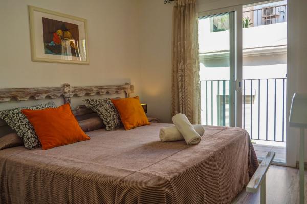 #17805 - Bonaire Queens | Holiday Rentals | Hello Homes Sitges