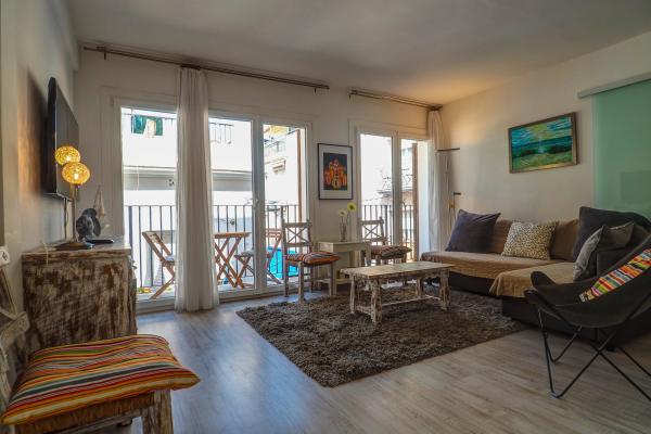 #17807 - Bonaire Queens | Holiday Rentals | Hello Homes Sitges