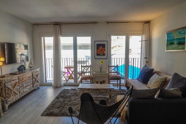 #17810 - Bonaire Queens | Holiday Rentals | Hello Homes Sitges
