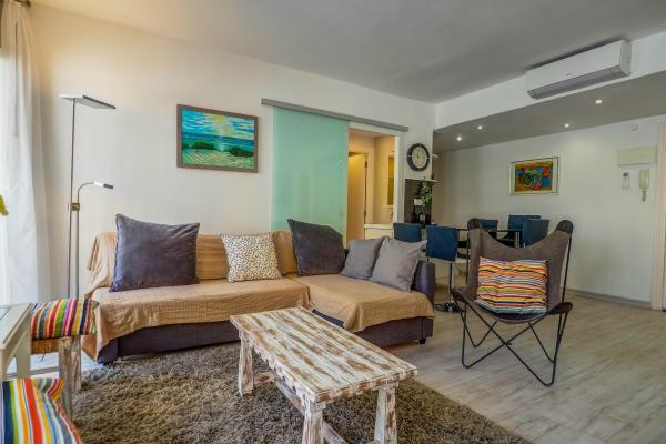 #17814 - Bonaire Queens | Holiday Rentals | Hello Homes Sitges