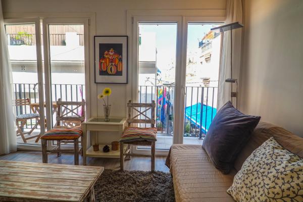 #17815 - Bonaire Queens | Holiday Rentals | Hello Homes Sitges