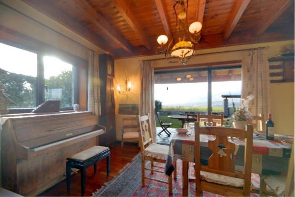 #18058 - Mountain Chalet | Ferieudlejning | Hello Homes Sitges