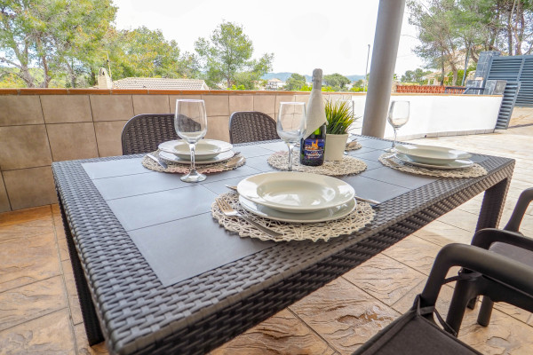 #27881 - Villa Papallona | Lomavuokraus | Hello Homes Sitges