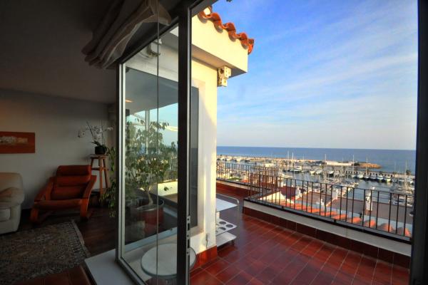 #2798 - AMAZING DUPLEX AIGUADOLC | Ferieudlejning | Hello Homes Sitges