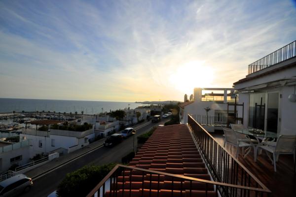 #2802 - AMAZING DUPLEX AIGUADOLC | Ferieudlejning | Hello Homes Sitges