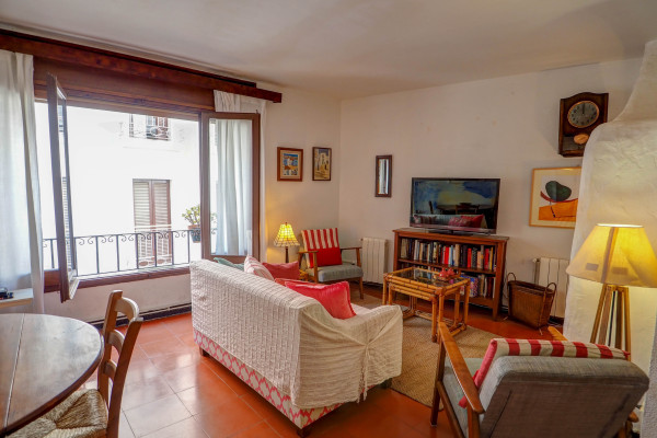 Modern, Well-Appointed Room