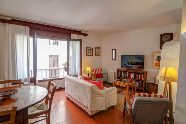 Modern, Well-Appointed Room
