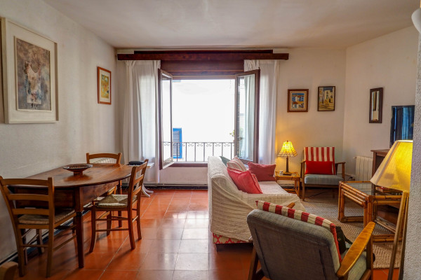 Modern, Well-Appointed Room