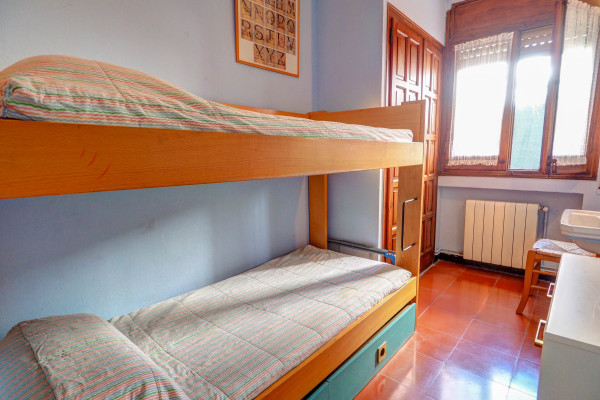  - Red Velvet Apartment