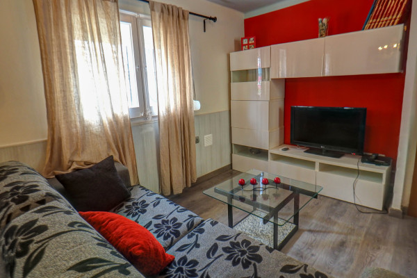 Modern, Well-Appointed Room