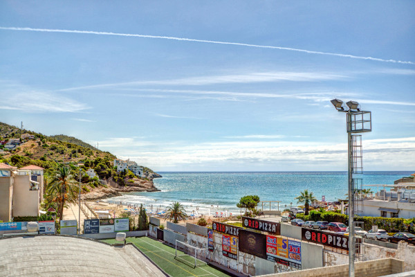 #29896 - The Beach Studio | Holiday Rentals | Hello Homes Sitges