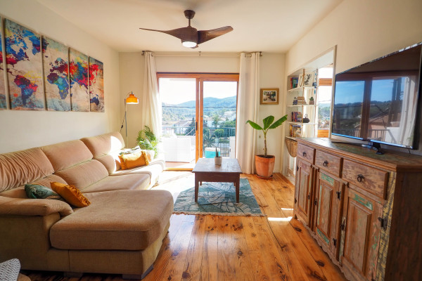 Modern, Well-Appointed Room